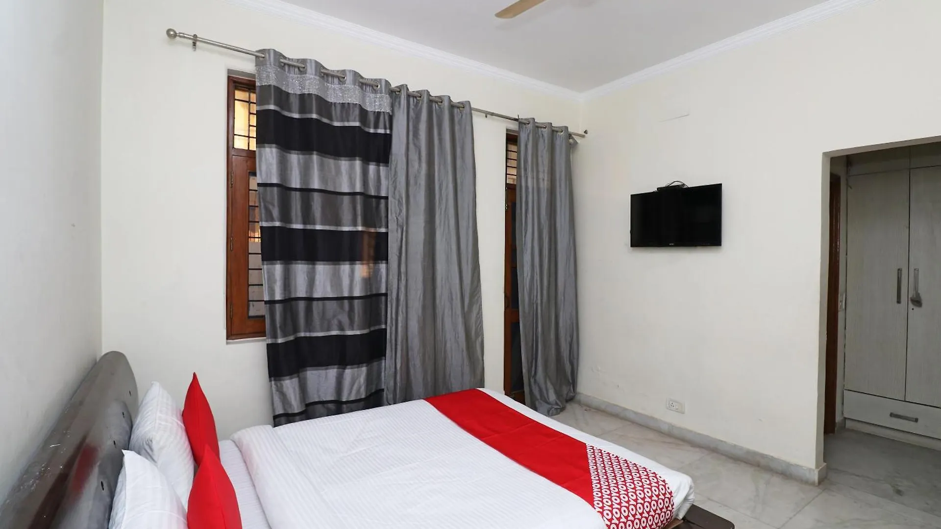Hotel O Blue Heaven Near Omaxe Celebration Mall Gurgaon